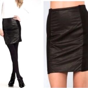 NWOT😍 Theory Leather Panel Irmena Skirt